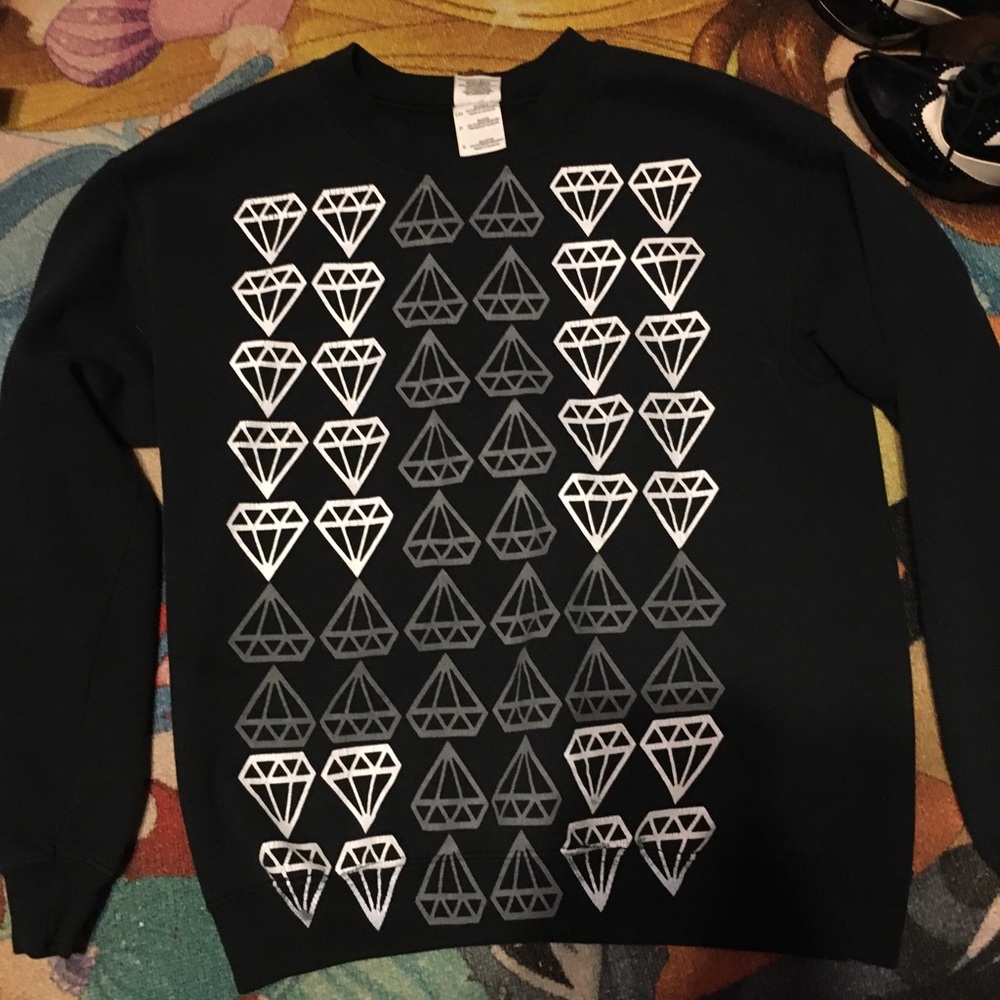 Black pull over sweater unisex